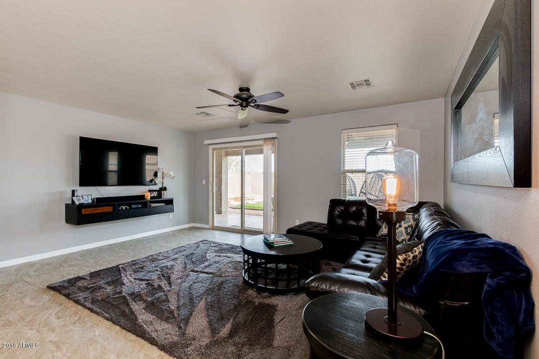17634 West Red Bird Road Surprise, AZ 85387 - Photo 6 of 44 Great Room