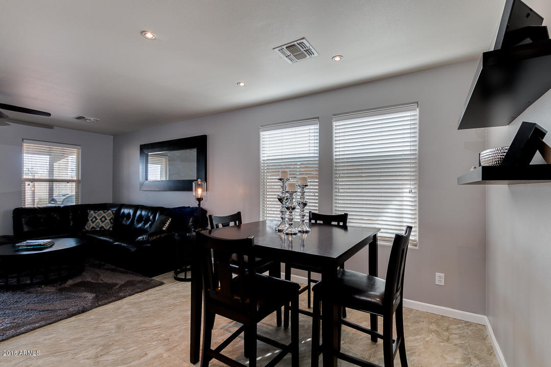 17634 West Red Bird Road Surprise, AZ 85387 - Photo 8 of 44 Great Room / Dining