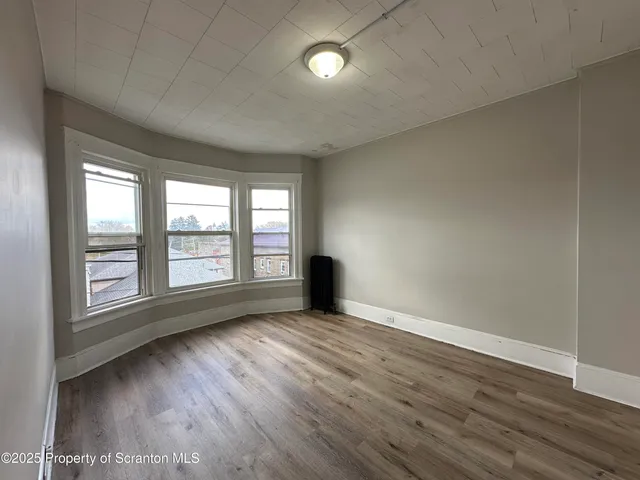 $1,200 | 568 Main Street, Edwardsville, PA 18704