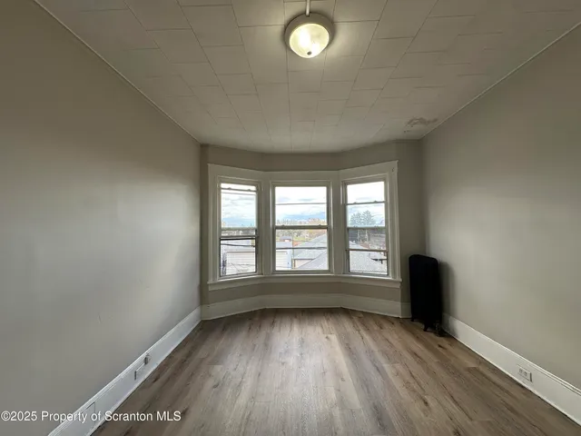 $1,200 | 568 Main Street, Edwardsville, PA 18704