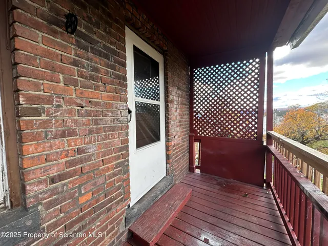 $1,200 | 568 Main Street, Edwardsville, PA 18704