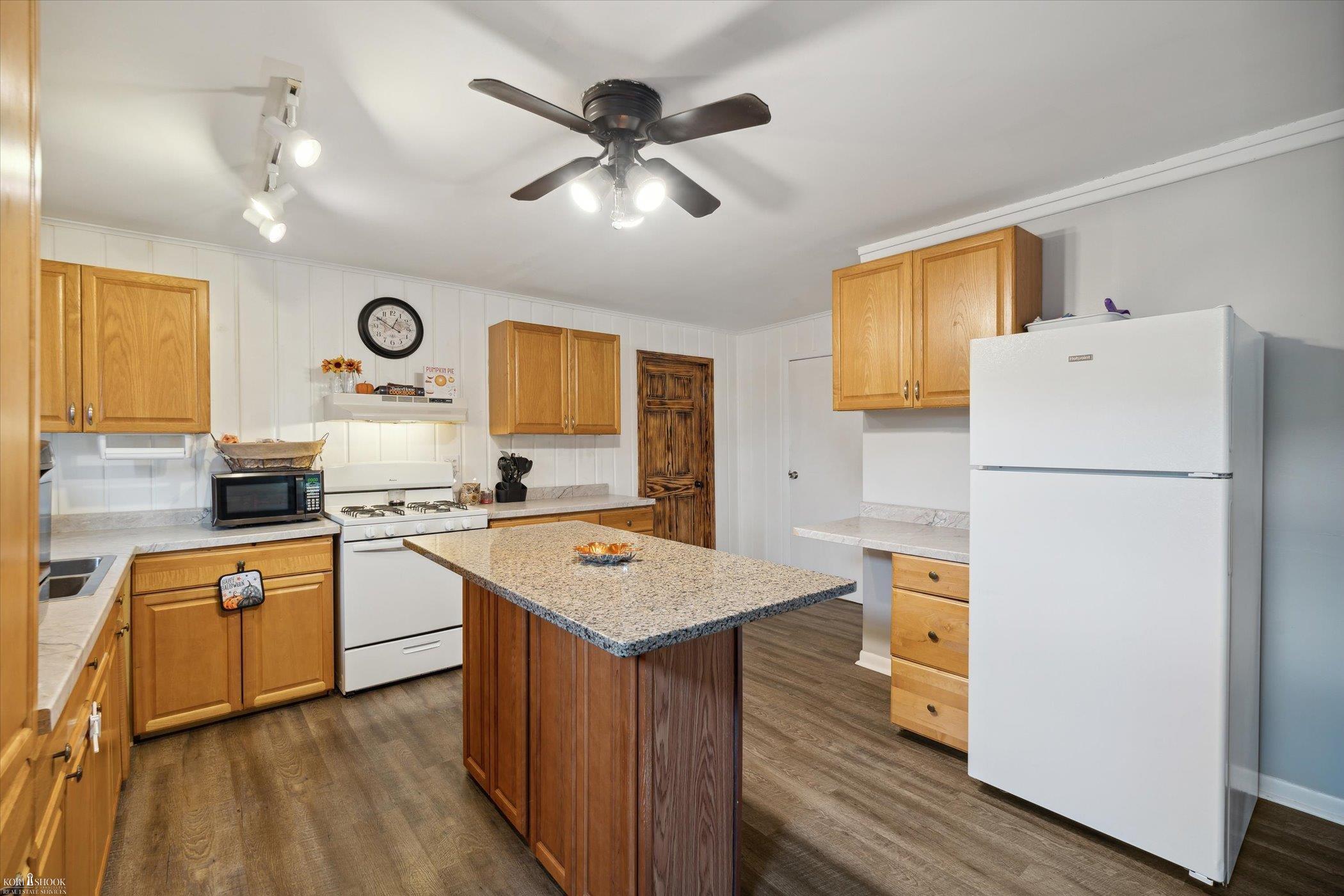 13683 Gratiot Road Hemlock, MI 48626 - Photo 3 of 26 50125731-2.JPG