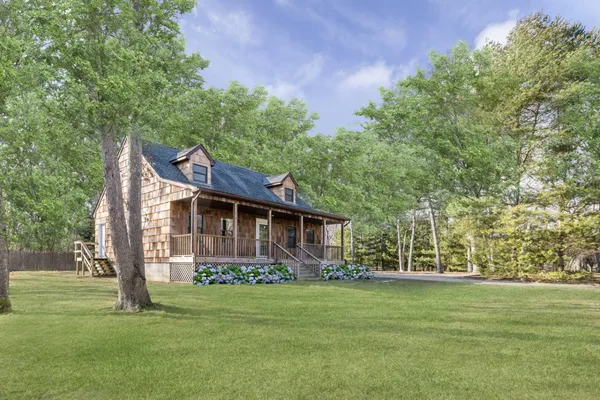 $1,425,000 | 41 Lincoln Avenue, East Hampton, NY 11937