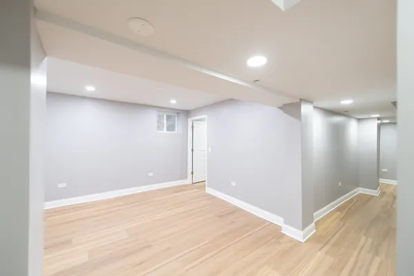 $2,050 | 1028 West Oakdale Avenue, Unit G, Chicago, IL 60657