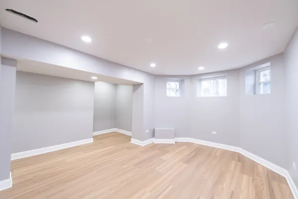 $2,050 | 1028 West Oakdale Avenue, Unit G, Chicago, IL 60657