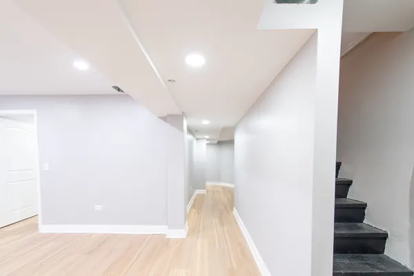 $2,050 | 1028 West Oakdale Avenue, Unit G, Chicago, IL 60657