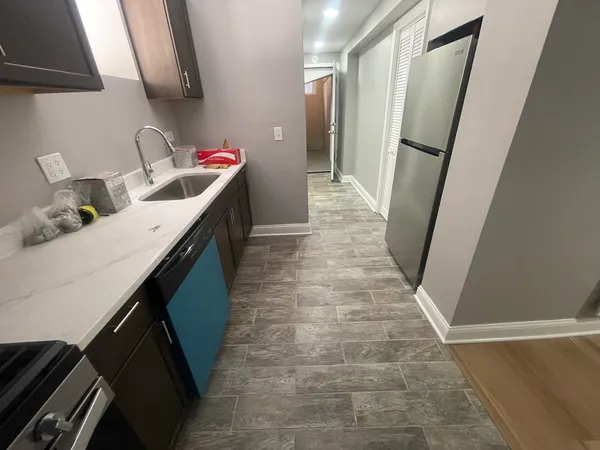 $2,050 | 1028 West Oakdale Avenue, Unit G, Chicago, IL 60657