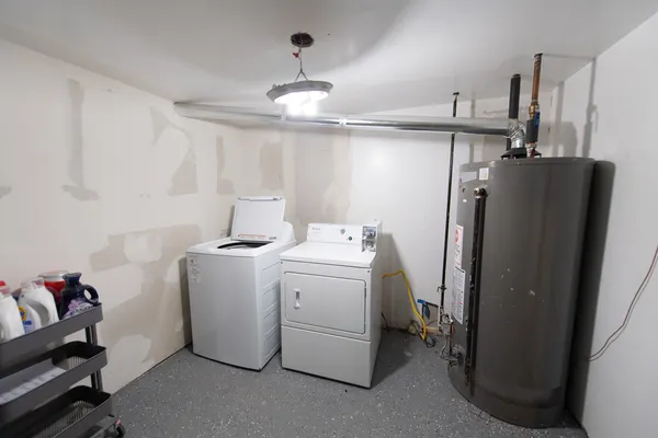 $2,050 | 1028 West Oakdale Avenue, Unit G, Chicago, IL 60657