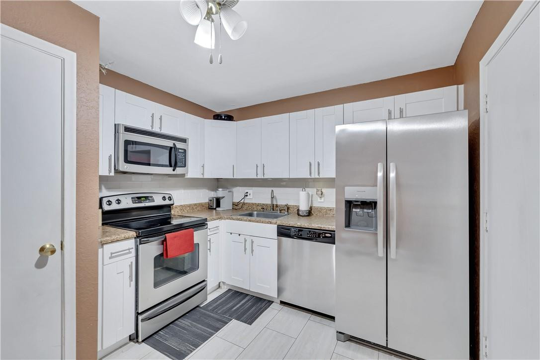 22615 Southwest 66th Avenue, Unit 402 Boca Raton, FL 33428 - Photo 5 of 23 Photo 5