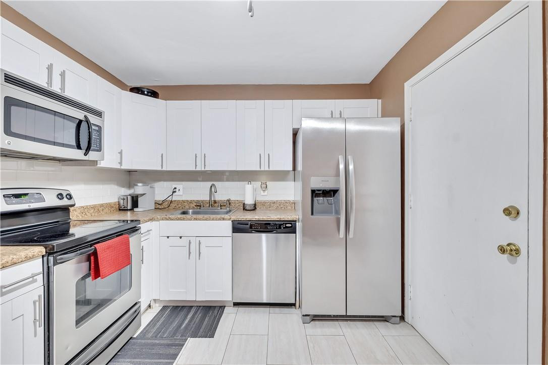 22615 Southwest 66th Avenue, Unit 402 Boca Raton, FL 33428 - Photo 6 of 23 Photo 6