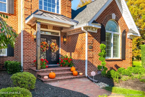 $1,064,000 | 951 White Horse Drive, Greenville, NC 27834