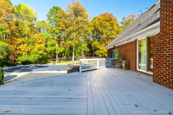 $1,064,000 | 951 White Horse Drive, Greenville, NC 27834