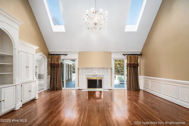 $1,099,000 | 951 White Horse Drive, Greenville, NC 27834