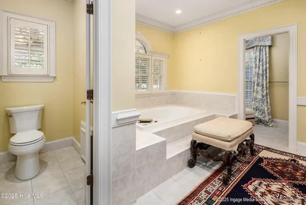 $1,064,000 | 951 White Horse Drive, Greenville, NC 27834