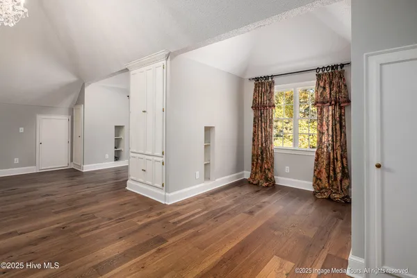 $1,064,000 | 951 White Horse Drive, Greenville, NC 27834