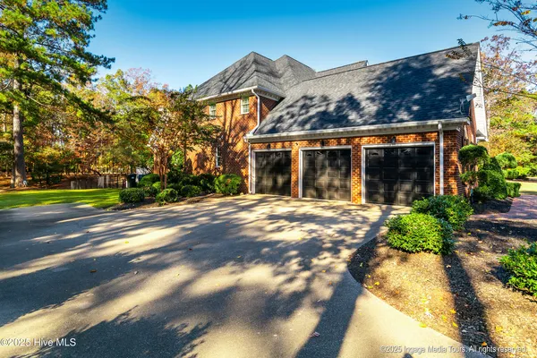 $1,064,000 | 951 White Horse Drive, Greenville, NC 27834