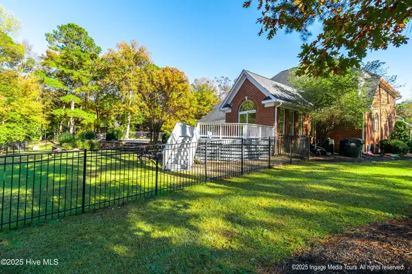 $1,064,000 | 951 White Horse Drive, Greenville, NC 27834