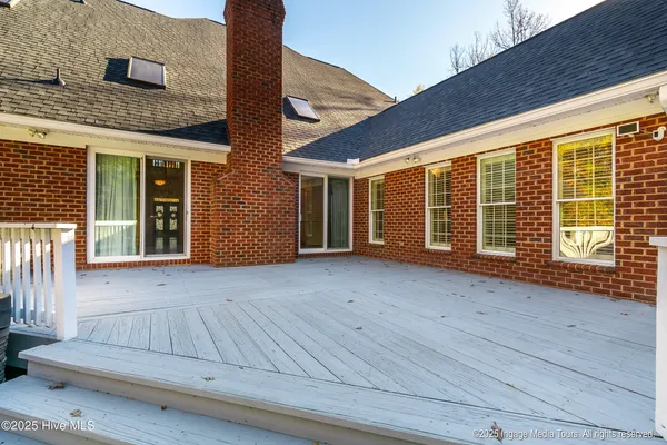 $1,064,000 | 951 White Horse Drive, Greenville, NC 27834
