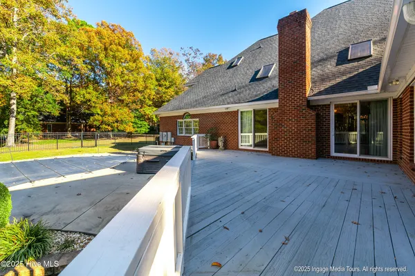 $1,064,000 | 951 White Horse Drive, Greenville, NC 27834