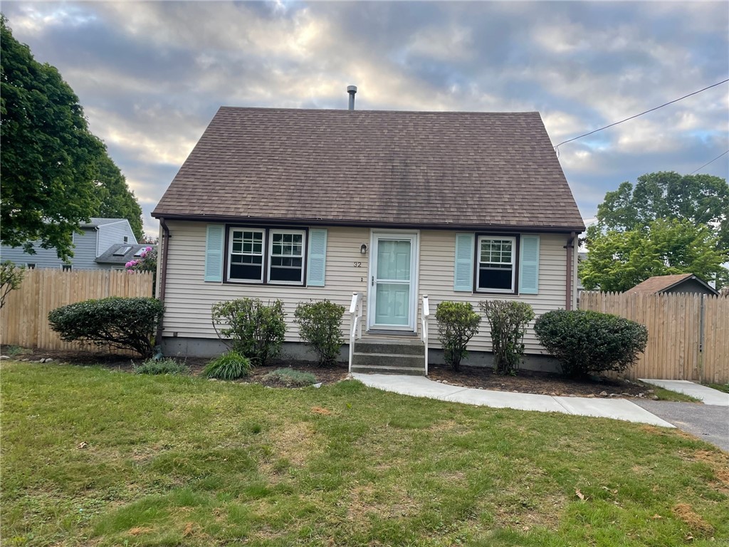 32 Tremont Street Warwick, RI 02889 - Photo 1 of 17