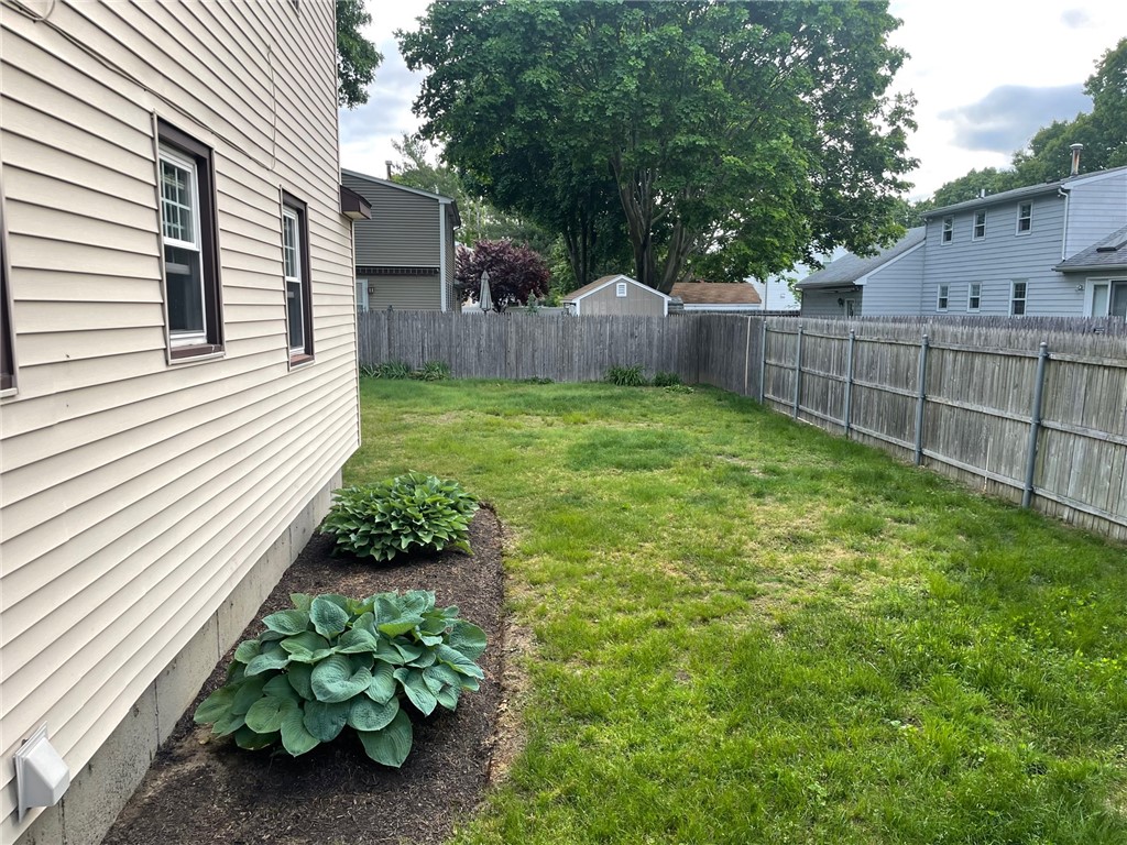 32 Tremont Street Warwick, RI 02889 - Photo 3 of 17
