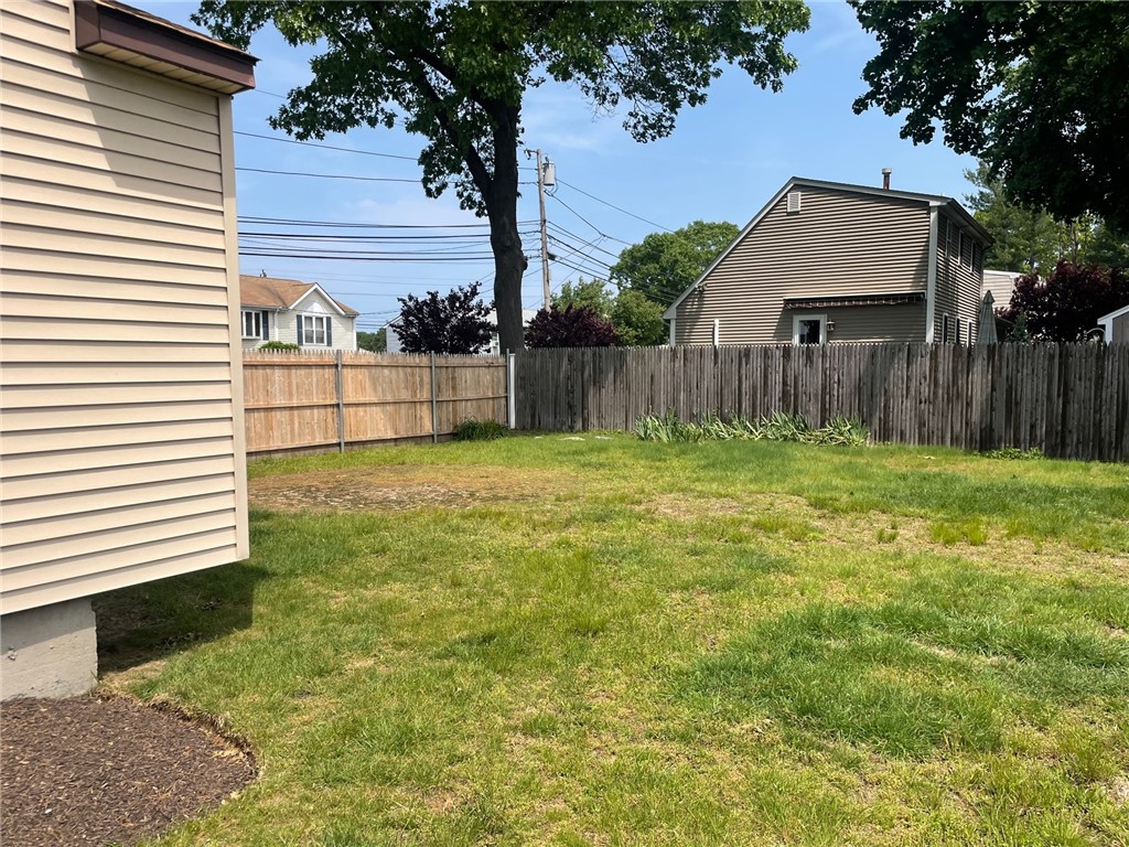 32 Tremont Street Warwick, RI 02889 - Photo 4 of 17