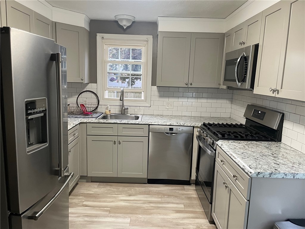 32 Tremont Street Warwick, RI 02889 - Photo 6 of 17 First Floor
