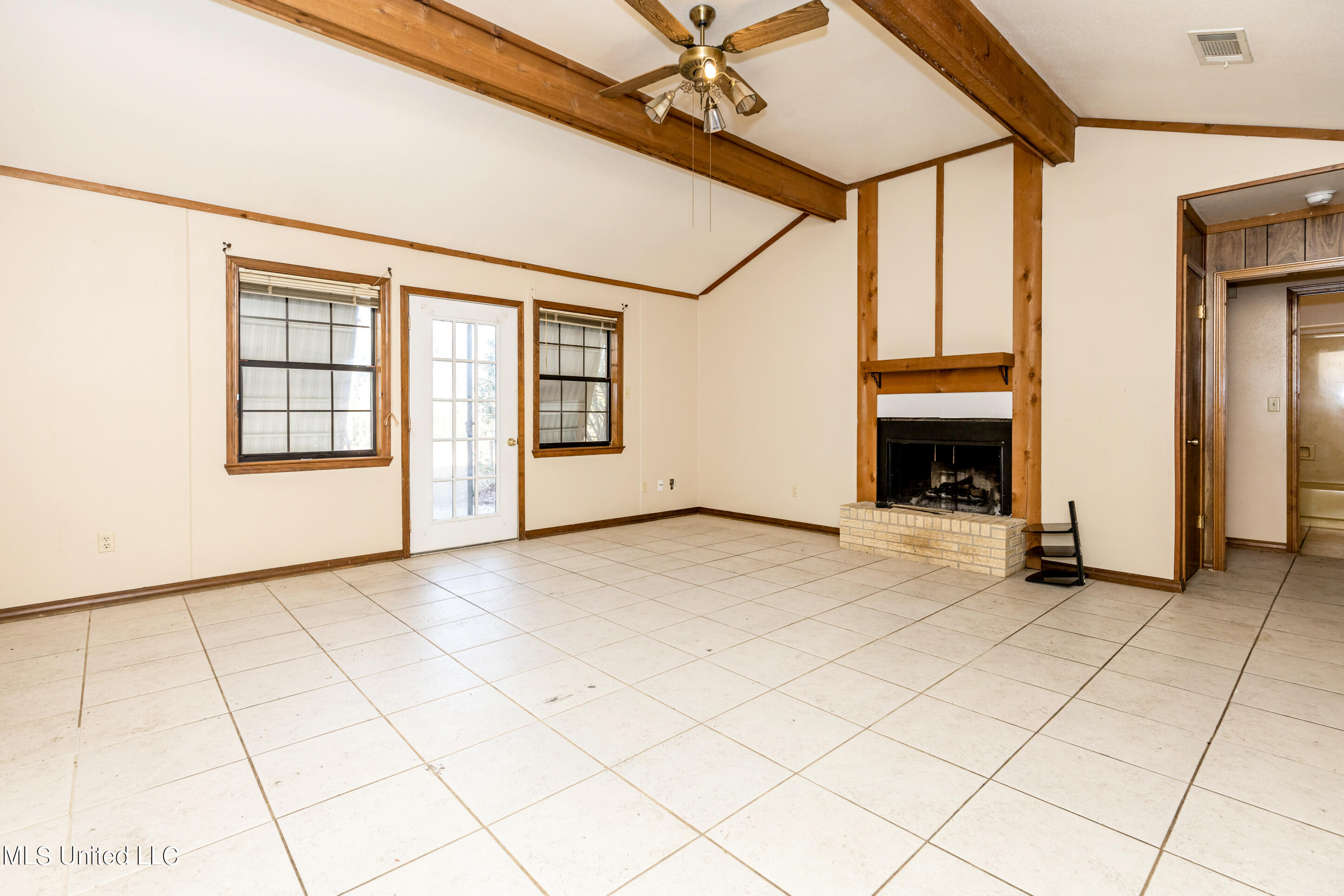 1327 Diller Road Ocean Springs, MS 39564 - Photo 7 of 40 IMG_0810