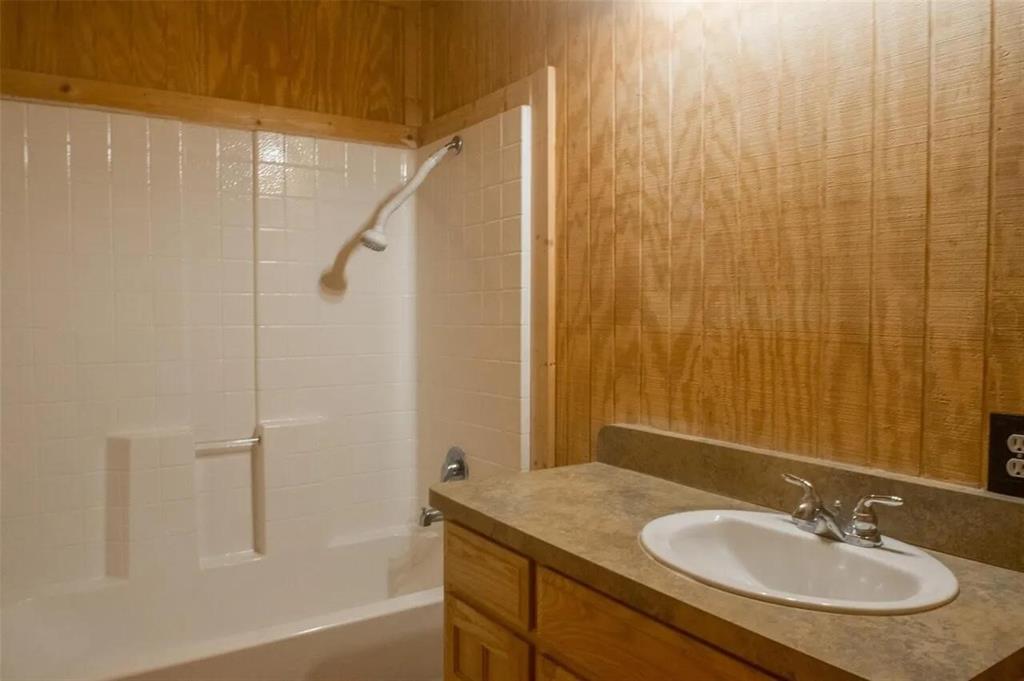 13630 North County Line Road Ponder, TX 76259 - Photo 13 of 20