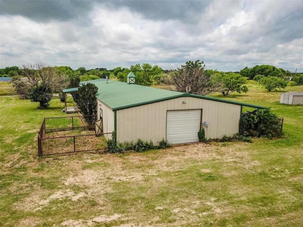 13630 North County Line Road Ponder, TX 76259 - Photo 17 of 20