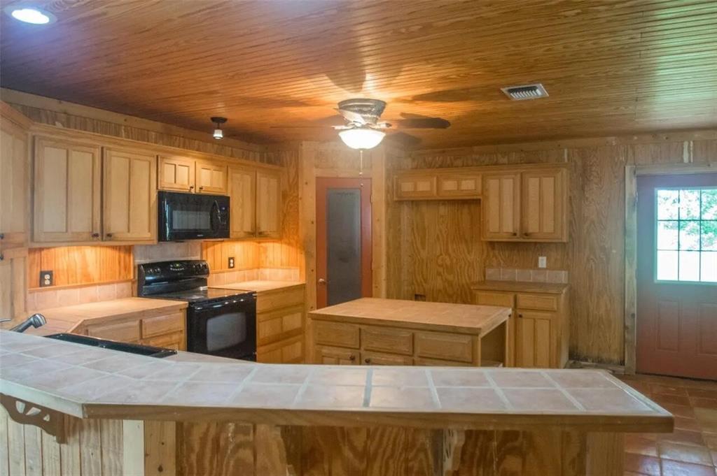 13630 North County Line Road Ponder, TX 76259 - Photo 5 of 20