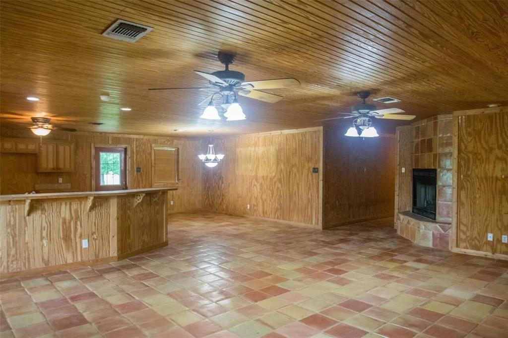 13630 North County Line Road Ponder, TX 76259 - Photo 6 of 20