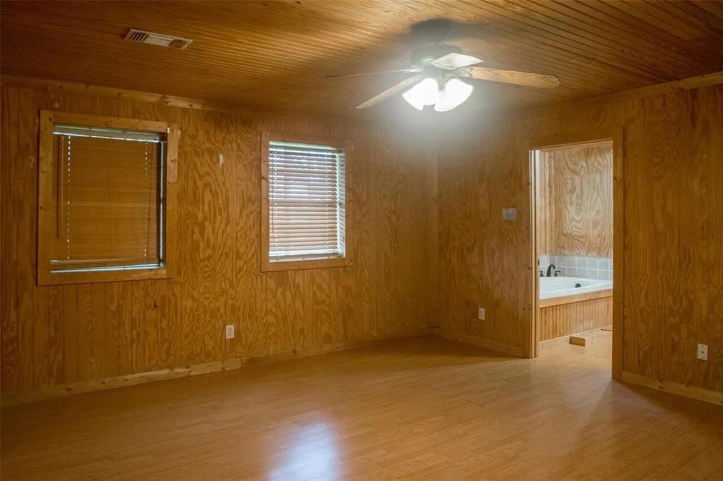 13630 North County Line Road Ponder, TX 76259 - Photo 9 of 20