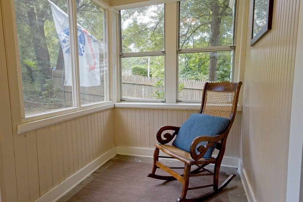 61 Dawson Road Worcester, MA 01602 - Photo 3 of 20 Gallery Image 3