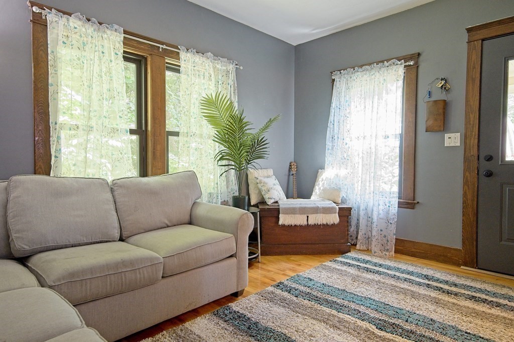 61 Dawson Road Worcester, MA 01602 - Photo 8 of 20 Gallery Image 8