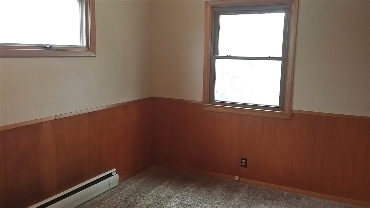 1733 McRoberts Road Cedar Rapids, IA 52403 - Photo 3 of 7 Gallery Image 3