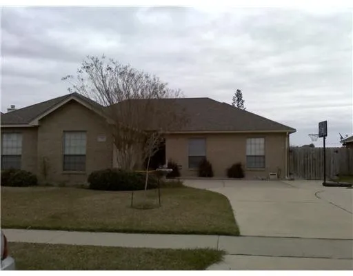 a house view with a outdoor space