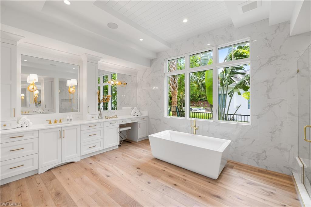 1405 Mandarin Road Naples, FL 34102 - Photo 23 of 50