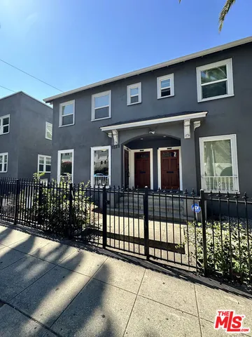 $2,990 | 5528 Franklin Avenue, Los Angeles, CA 90028
