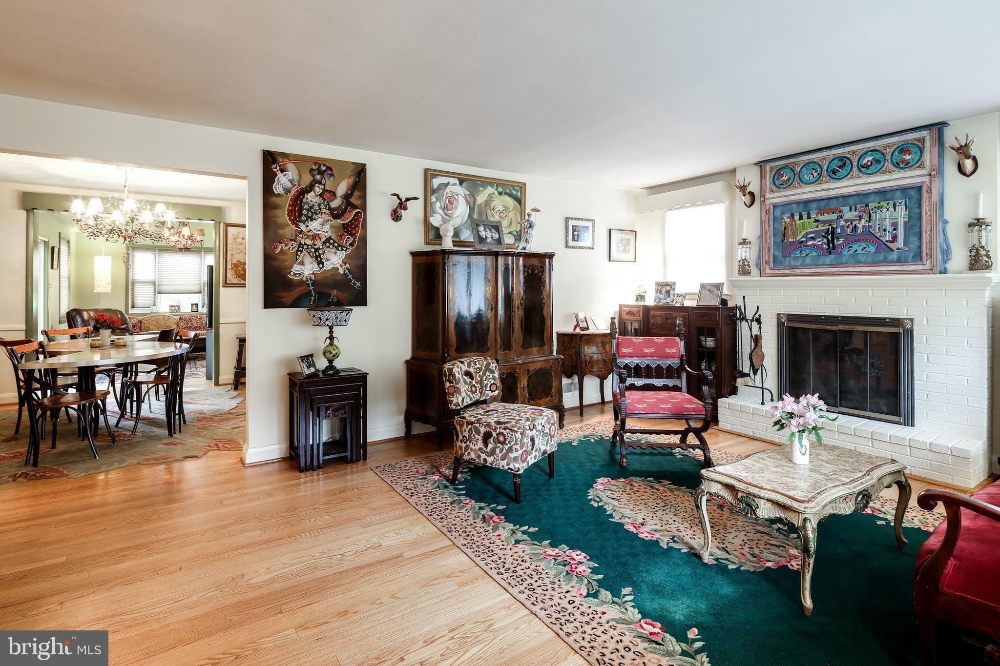 1333 Heather Hill Road Baltimore, MD 21239 - Photo 20 of 27 Living Room