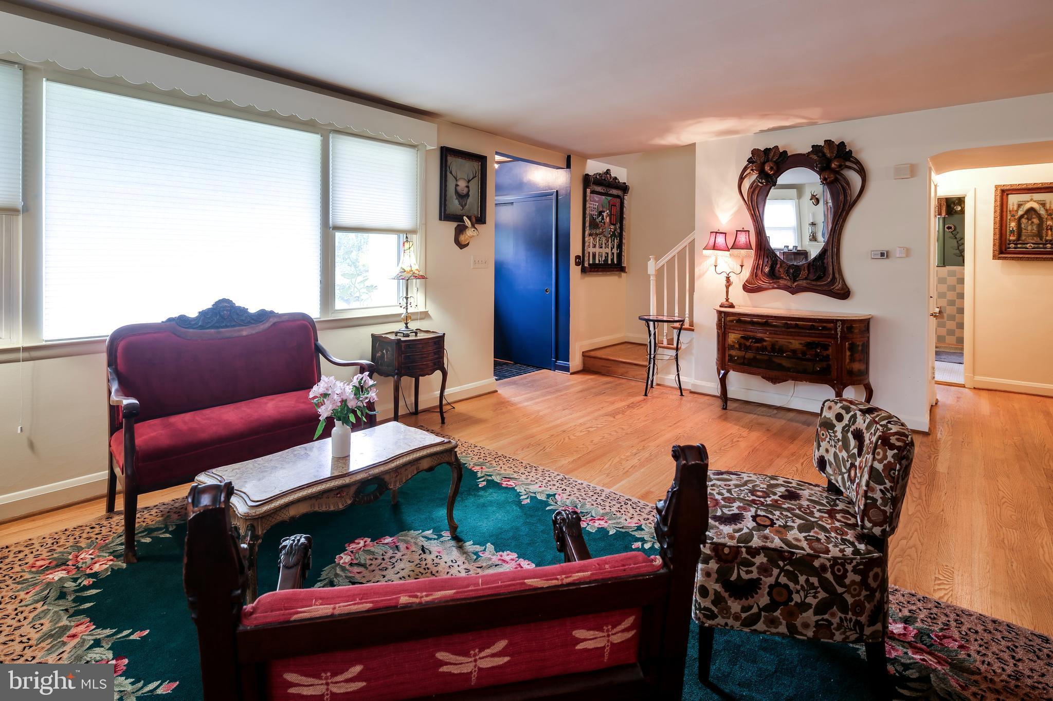 1333 Heather Hill Road Baltimore, MD 21239 - Photo 21 of 27 Living Room