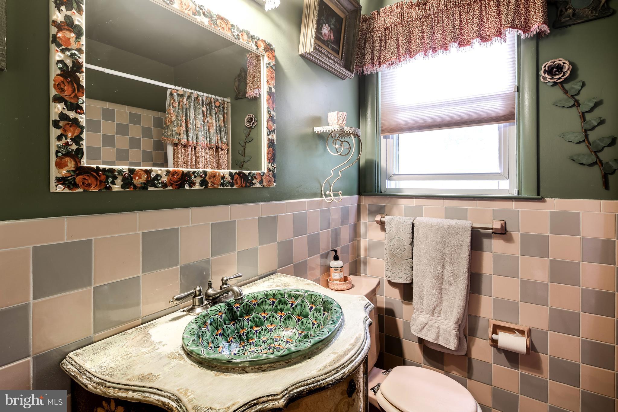 1333 Heather Hill Road Baltimore, MD 21239 - Photo 27 of 27 Bath