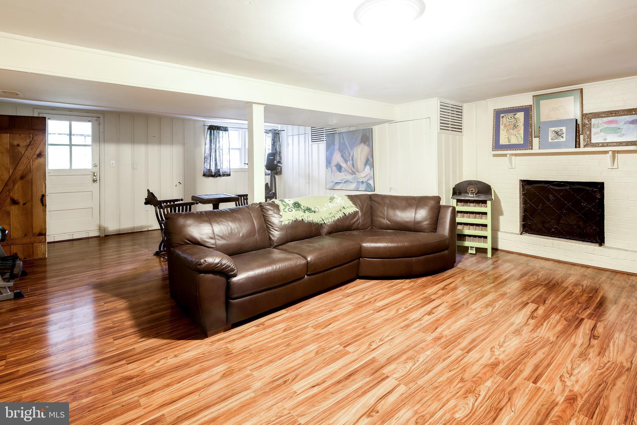 1333 Heather Hill Road Baltimore, MD 21239 - Photo 7 of 27 Bath