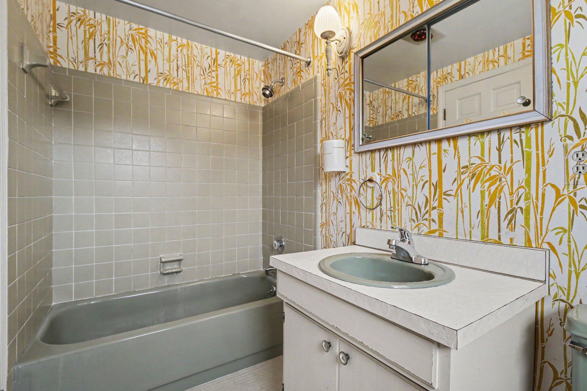34214 Old Timber Road Farmington, MI 48331 - Photo 28 of 36 022_file_7113