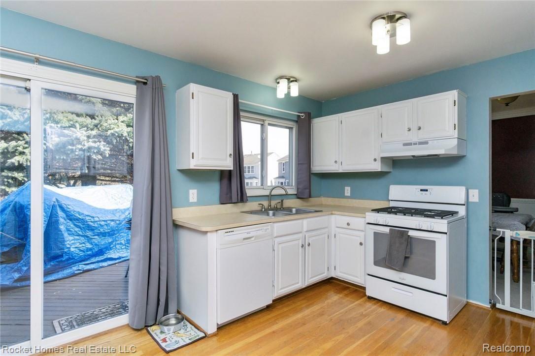 227 Parsons Lane Rochester, MI 48307 - Photo 9 of 29 007-photo--6897528.jpg