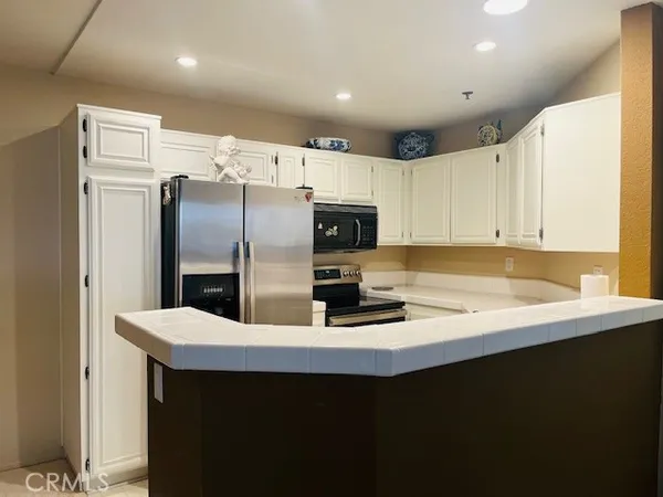 $398,000 | 5837 Oak Bend Lane, Unit 311, Oak Park, CA 91377