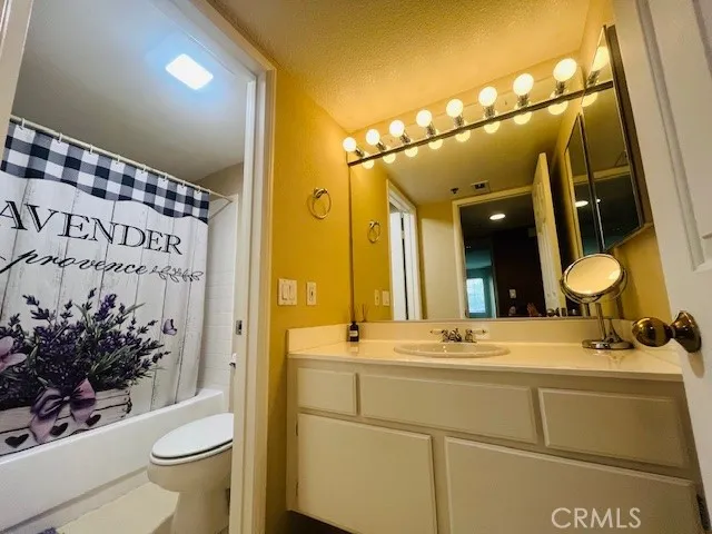 $405,000 | 5837 Oak Bend Lane, Unit 311, Oak Park, CA 91377