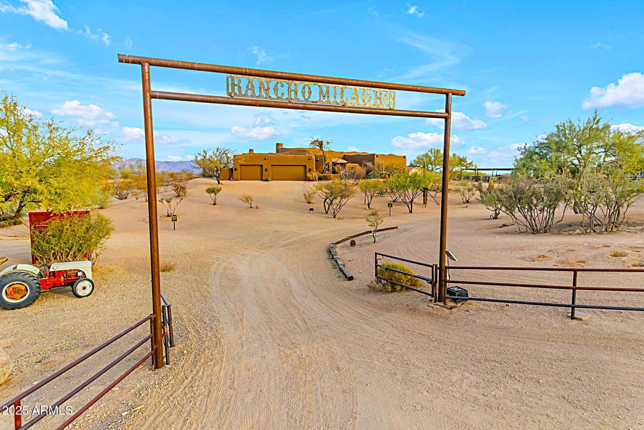 32905 North 140th Street Scottsdale, AZ 85262 - Photo 5 of 149 Solar powered gated entrance