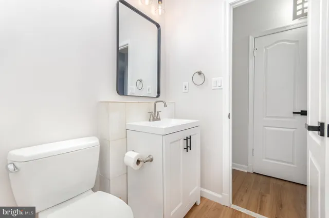 $335,000 | 1211 South Eads Street, Unit 307, Arlington, VA 22202