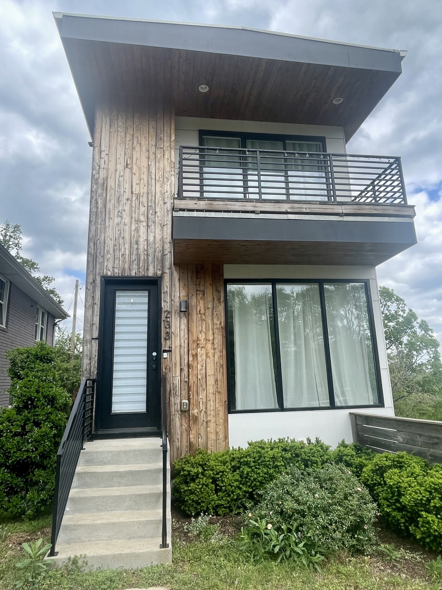 233 Riverside Drive Nashville, TN 37206 - Photo 1 of 24 Gallery Image 1